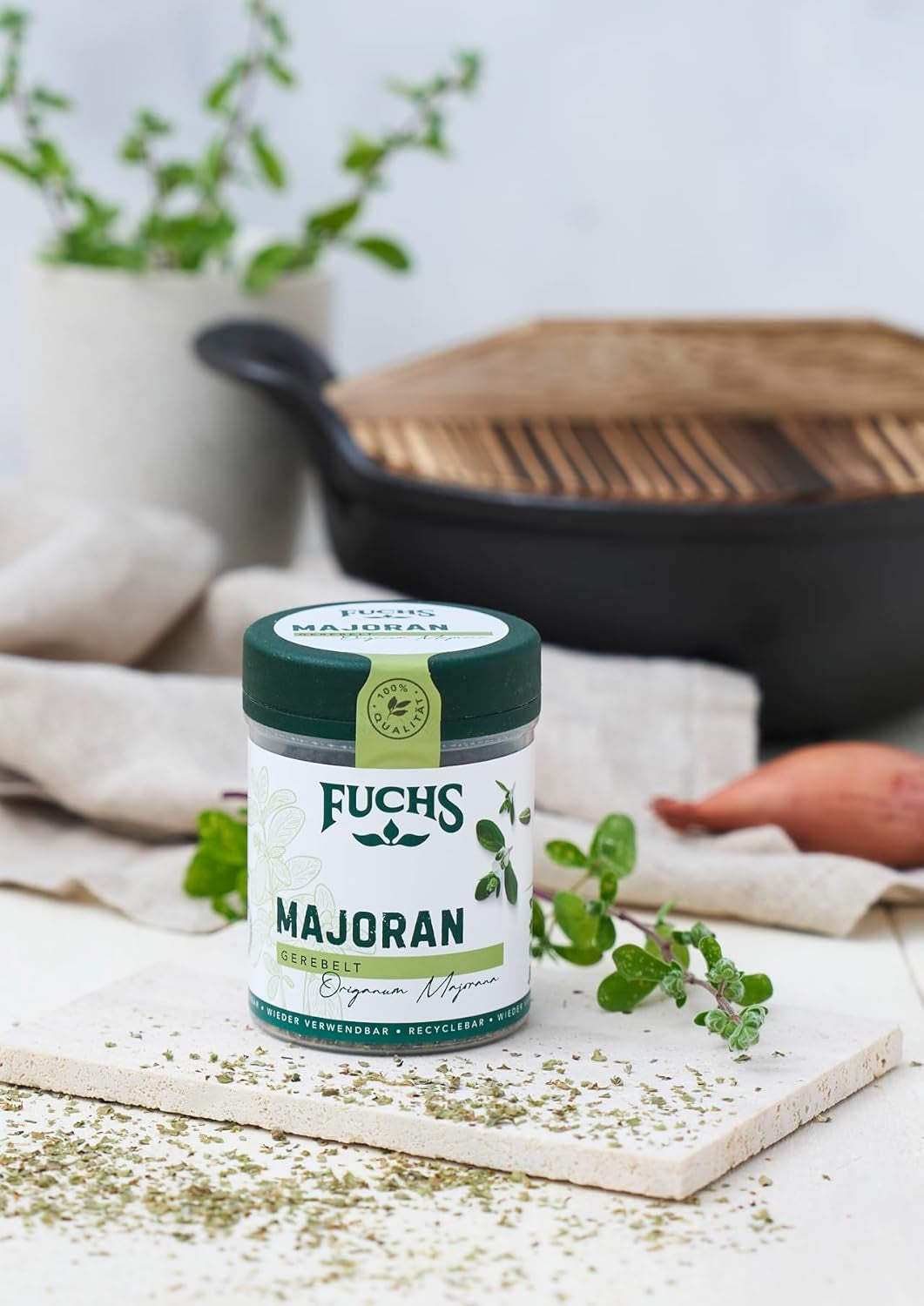 Fuchs Gewürze - Mejorana gerebelt - zum Würzen von Kartoffelgerichten, Fleischgerichten oder Eintöpfen - ingredientes naturales - 10 g en wiederverwendbarer, recyclebarer Dosis