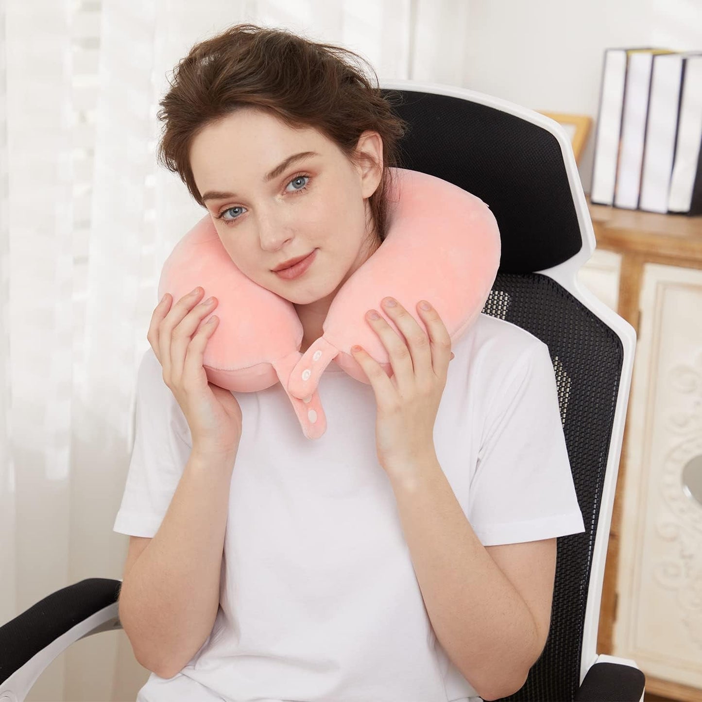 TALLGO Almohada de Viaje para el Cuello, La Mejor Almohada de Avión de Espuma Viscoelástica para Reposacabezas, Almohada Suave y Ajustable para Avión, Coche y Hogar, Almohadas Ortopédicas Cervicales Rosadas Naty Shop