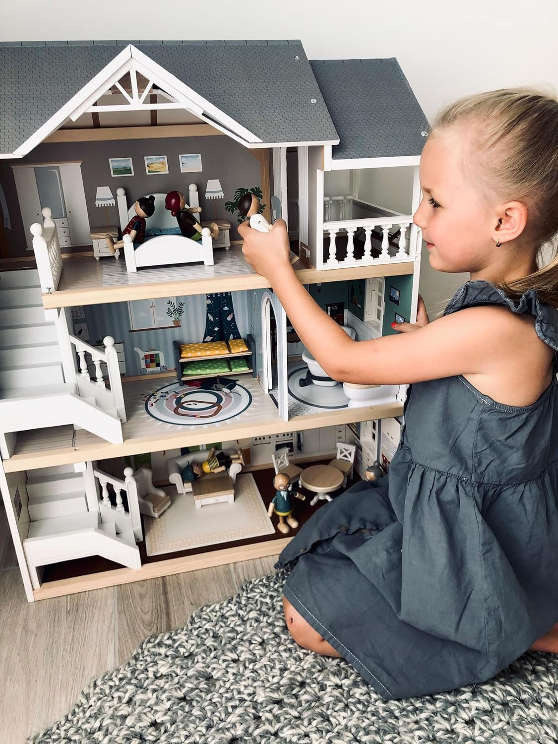 Small Foot Casa de Muñecas Casa Adosada de Madera de 3 Pisos con Frente Abierto y 12 Muebles para 3 Años y Más 11802 Casas de Muñecas Blanco Gris Naty Shop