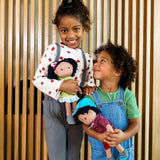 HABA 304576 - Muñeca Cari, 30 cm, Muñeca suave y de tela para niños a partir de 18 meses, con ropita desenfundable y pelo largo