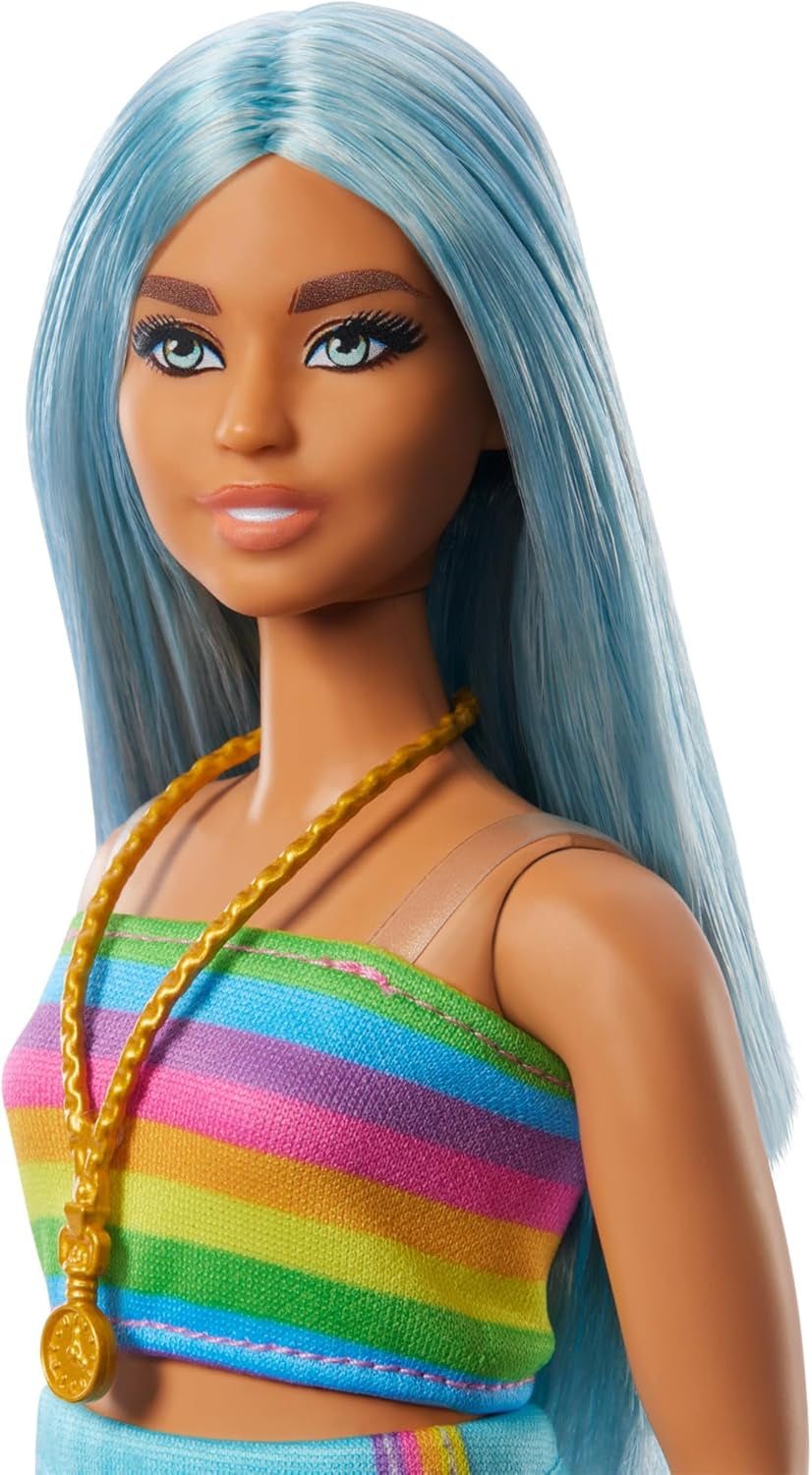 Muñeca Barbie Fashionistas núm. 218 con pelo largo azul, top arcoiris y falda turquesa, muñeca de moda coleccionable cumpleaños 65, HRH16 Naty Shop Dolls