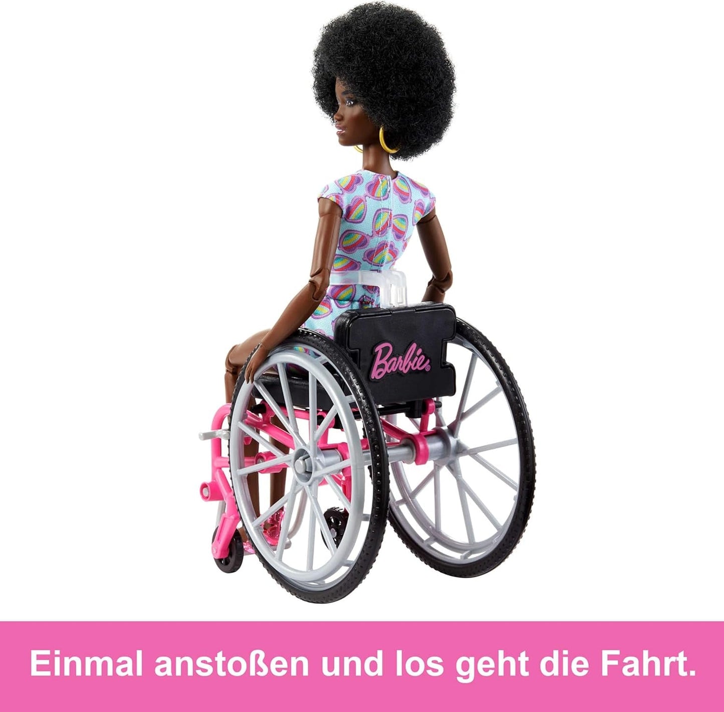 Barbie Fashionistas, mono colorido de pelo negro, rampa para silla de ruedas, muñeca incluida, regalo para niños, juguete de 3 años o más, HJT14