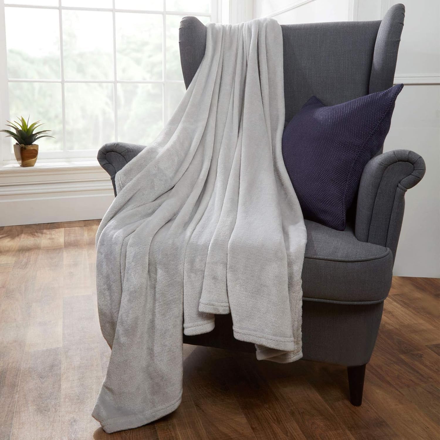 Colcha de forro polar ultrasuave de Brentford, gris plateado, doble grande - 150 x 200 cm Camas y mantas Beuche den Brentfords-Store