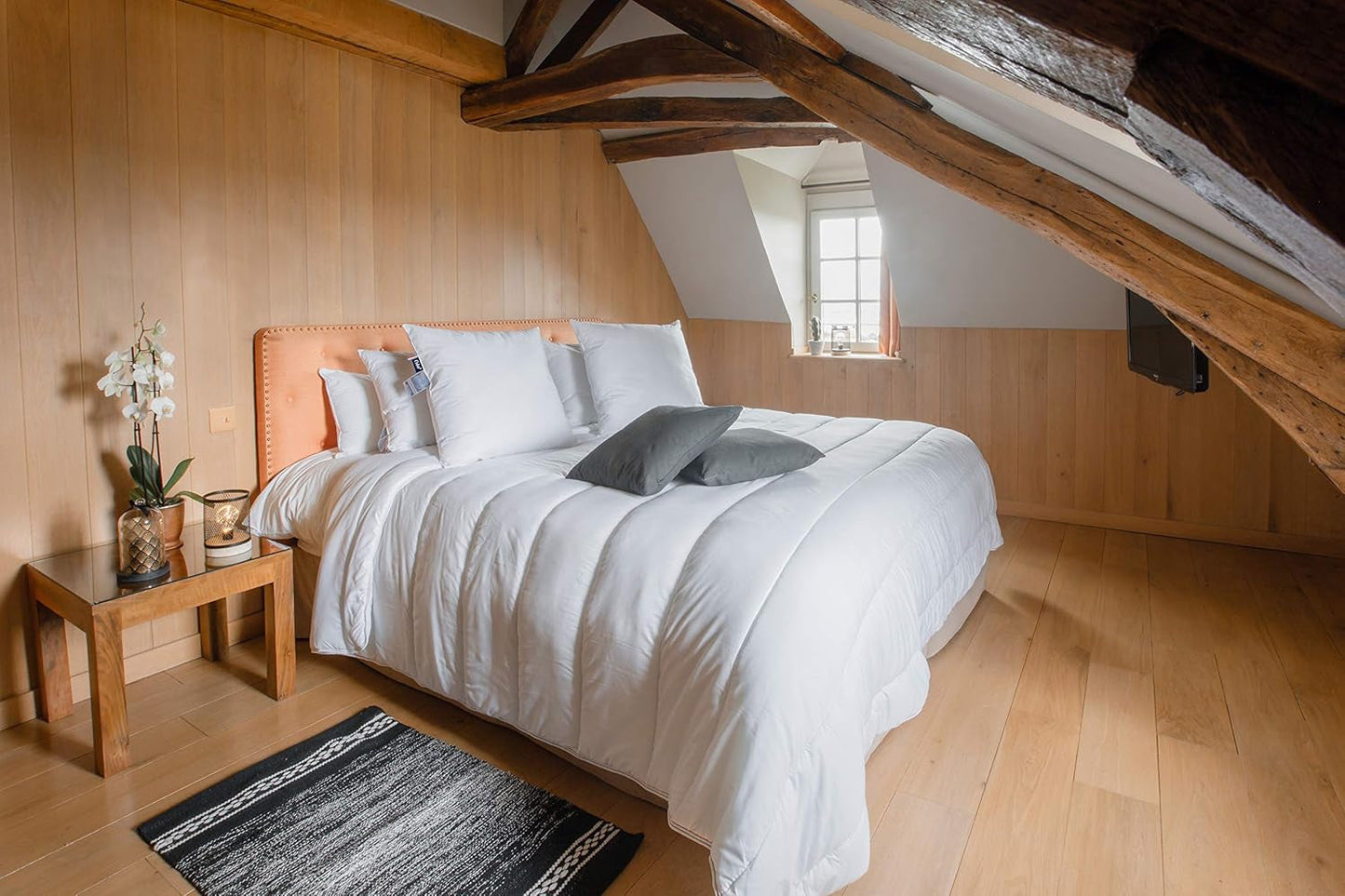 COLAS NORMAND Edredón cálido, lavable a 95°C, 240 X 220 Cm, duradero, microfibra, suave, sedoso y confortable, hecho en Francia, blanco Edredones y edredones Naty Shop