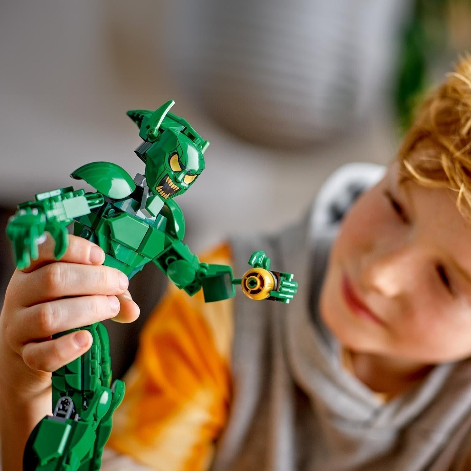 LEGO Marvel Figura de Construcción del Duende Verde, Supervillano, Juguete de Construcción Móvil para Niños a partir de 8 años, Niños y Niñas, Set del Universo Spider-Man con Deslizadores y Bombas de Calabaza, Idea de Regalo de Superhéroe 76284 Juegos de Construcción Besuche den LEGO-Store
