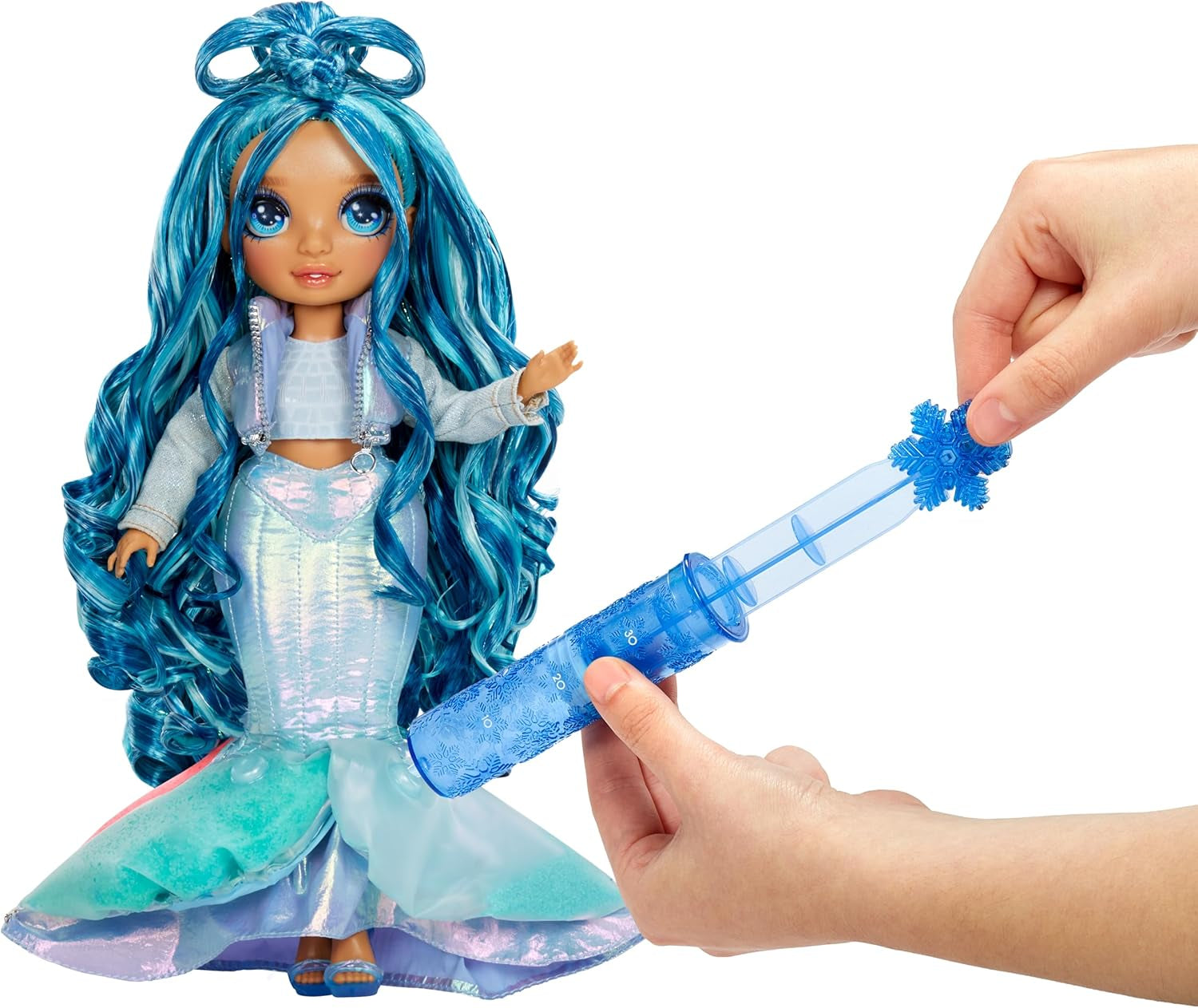 Rainbow High Winter Wonderland - Skyler (azul) - Muñeca de nieve mágica oculta de 28 cm con juego de muñeco de nieve, adecuada para niños y coleccionistas de 4 a 12 años Naty Shop Dolls