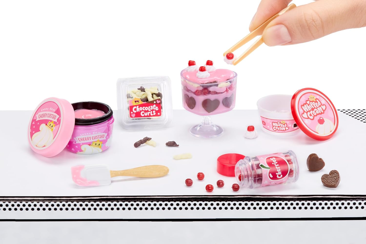 MGA Miniverse - Make It Mini with Love - Mini coleccionables, kit de manualidades de resina DIY, serie del día de San Valentín, réplicas de alimentos, no comestible - Para coleccionistas y niños a partir de 8 años