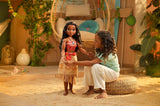 Muñeca Disney Princesa Moana de 80 cm de Jakks Pacific Muñeca móvil con cepillo para peinar sus rizos ondulados Vestido inspirado en la película Collar con colgante desmontable Muñecas Naty Shop