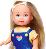 Muñeca de moda Simba Evi Love con un bonito vestido vaquero, que incluye otros dos conjuntos con estampados adorables y zapatillas de deporte, 12 cm, a partir de 3 años