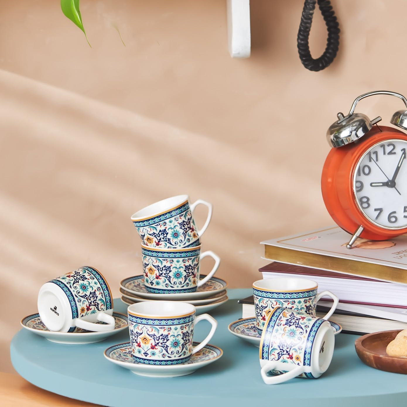 KARACA Beylerbeyi - Juego de tazas de café turco de 12 piezas, juego de 6 tazas de café expreso de porcelana con platillos, juego de tazas de café expreso de 80 ml, diseño tradicional - Azul