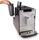 Melitta Solo & Milk: cafetera delgada totalmente automática con espumador de leche, cafetera con depósito de agua extraíble, p. café o capuchino, plata