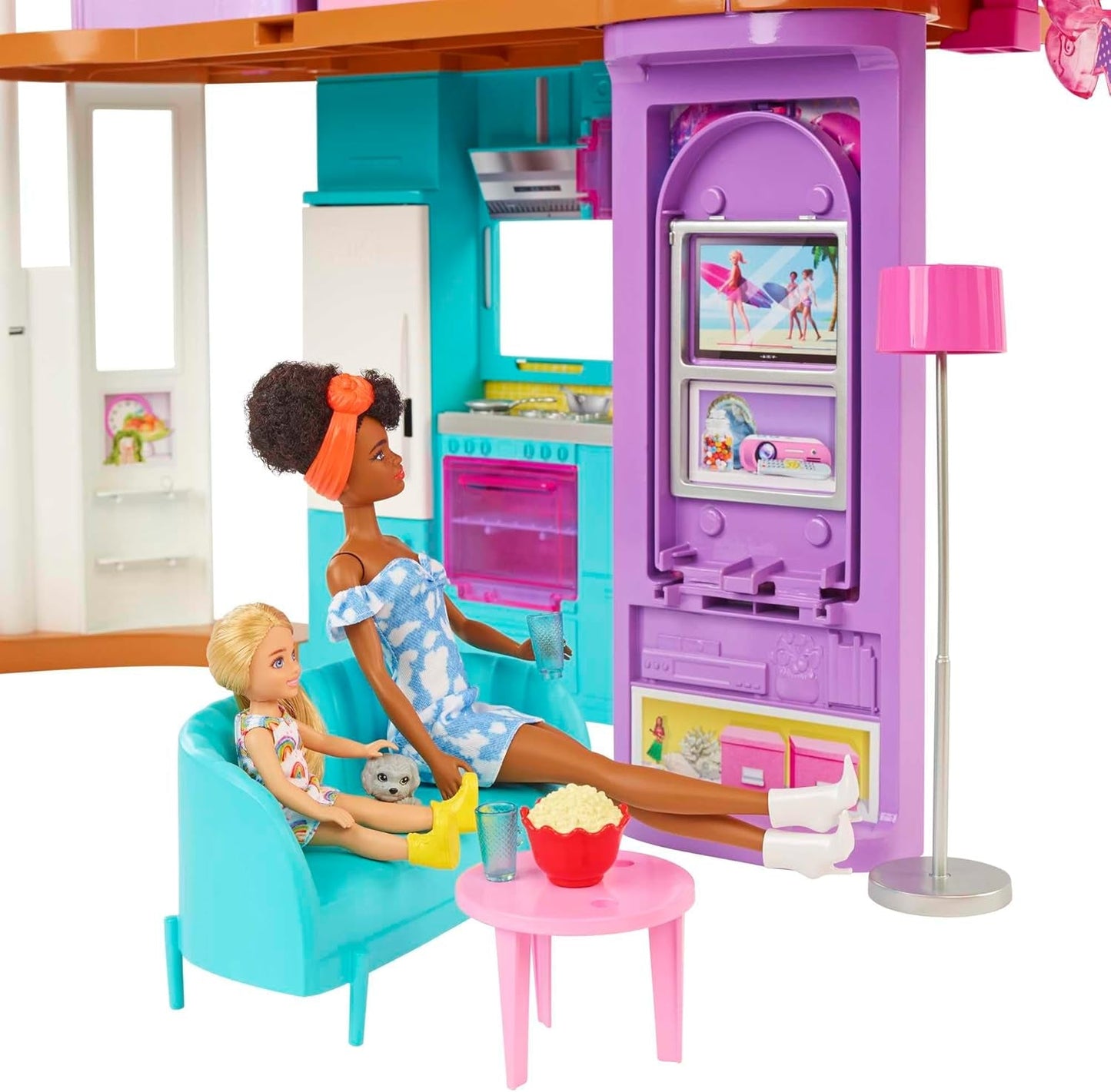 Barbie Holiday House (116 x 77,9 cm), Casa de juegos de 6 plazas, Totalmente amueblada con accesorios, muebles y ascensor, plegable y almacenamiento, muñeca, regalo para niños a partir de 3 años, HCD50