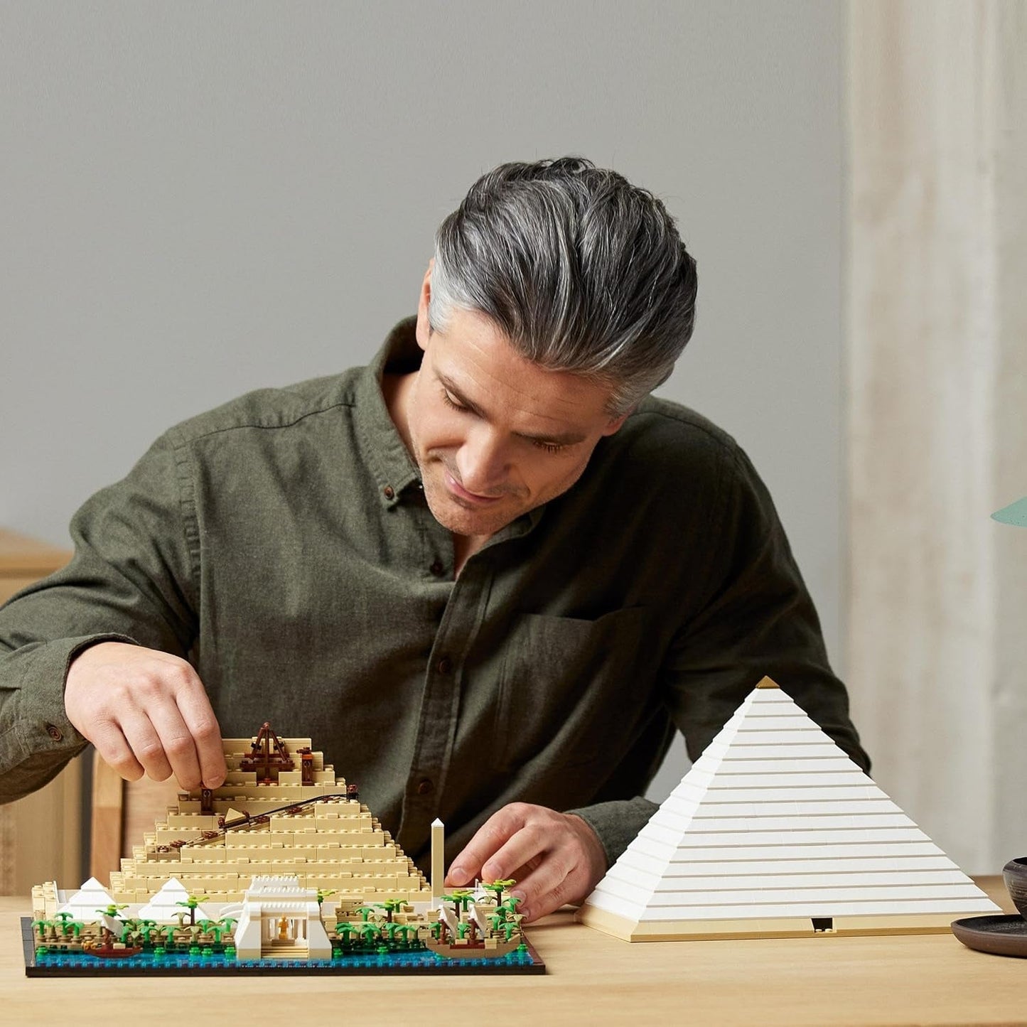 LEGO 21058 Architecture La Pirámide de Keops Kit de construcción para manualidades como pasatiempo creativo, idea de regalo para adultos, hombres, mujeres, madre, padre, actividad creativa, colección de monumentos famosos Juegos de construcción Besuche den LEGO-Store