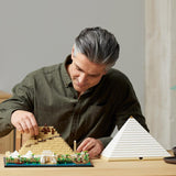 LEGO 21058 Architecture La Pirámide de Keops Kit de construcción para manualidades como pasatiempo creativo, idea de regalo para adultos, hombres, mujeres, madre, padre, actividad creativa, colección de monumentos famosos Juegos de construcción Besuche den LEGO-Store