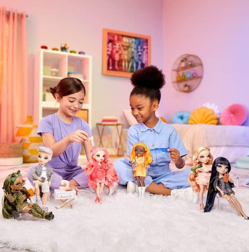 Muñeca Rainbow High Fashion - Aidan Russell - Muñeco morado - Conjunto moderno y más de 10 accesorios de juego coloridos - Para coleccionistas y niños de 4 a 12 años