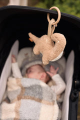 Jollein tren de juego bebe Roarsome - Para colgar - Cochecito de juguete - Silla de coche de juguete para bebe - Accesorios cochecito - Dinos y hojas Bebe Toys Naty Shop