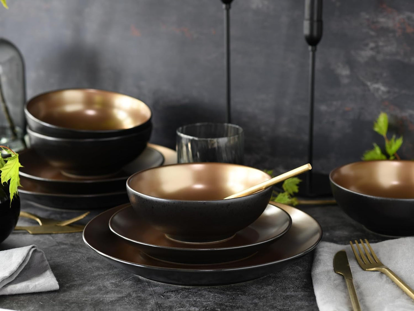 CreaTable, 23598, Serie GLAMOUR - Oro, Juego de vajilla de 16 piezas, Servicio combinado de porcelana, Apto para lavavajillas y microondas, Fabricación de calidad