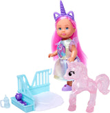 Simba Evi Love Unicorn Play Doll con un lindo vestido de unicornio con diadema a juego, que incluye un unicornio con establo, manzanas y una botella para beber, 12 cm, mayores de 3 años