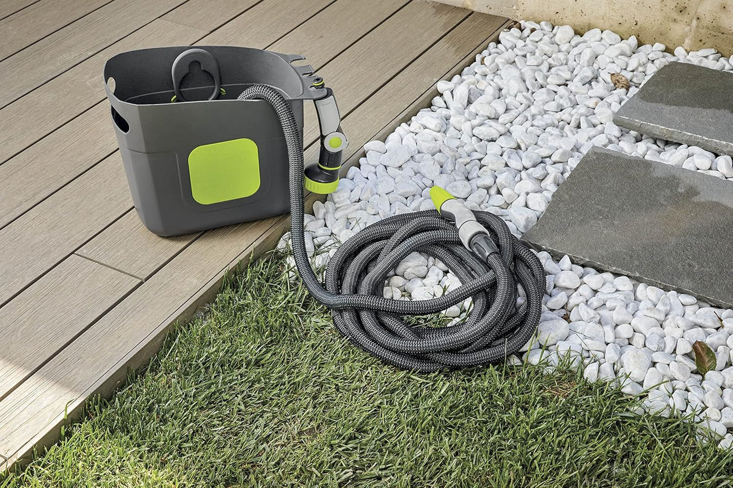 GF SRL, Aquapop Grey Pro 15, manguera trenzada autoextensible Made in Italy, con depósito de plástico rígido, mini pulverizador ergonómico para jardín, conexiones para riego de jardín, gris oscuro