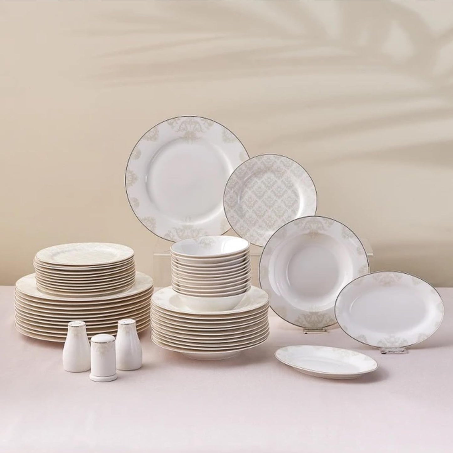 Karaca Elegance Bone Siena Vajilla para 12, Vajilla Moderna de Porcelana, Vajilla con Tazones de Sopa, Fuente para Servir, Platos Hondos, Platos de Postre - Blanco y Dorado