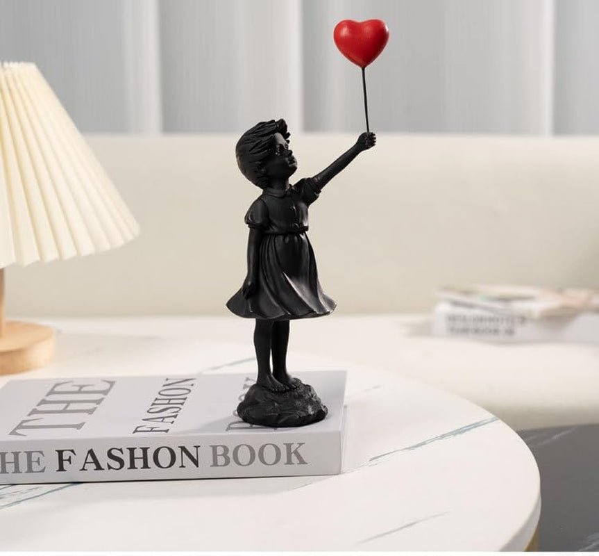 Escultura de resina de niña con globo lindo, estatua de decoración del hogar, figura de globo de niña con corazón rojo de Banksy, escultura de arte moderno para decoración de estante de mesa Estatuas y esculturas Naty Shop