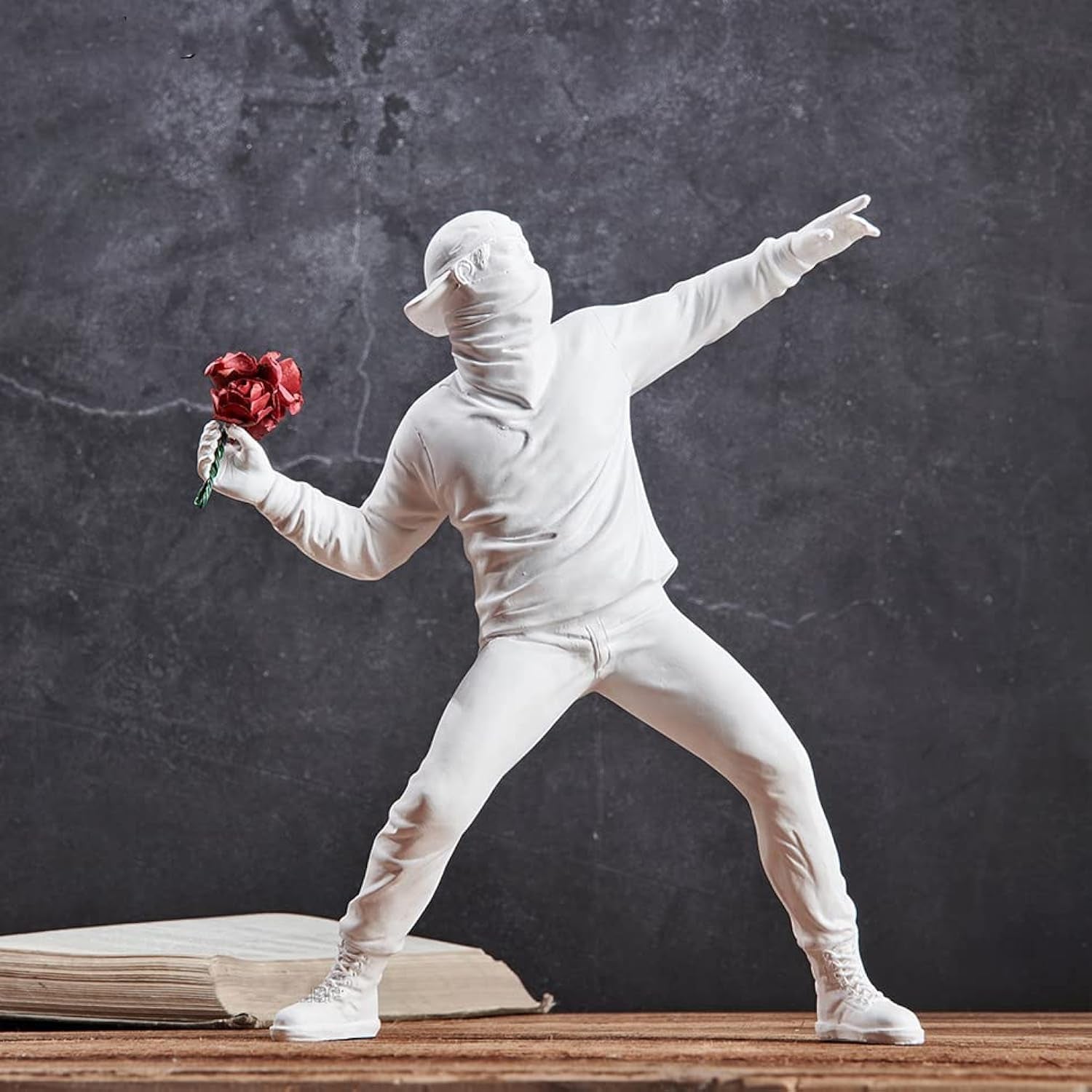 Estatuas y esculturas Naty Shop Blanco Linda Escultura de Resina de niña con Globo Estatua de decoración del hogar Figura de Globo de niña con corazón Rojo de Banksy Escultura de Arte Moderno para decoración de estantes de Mesa