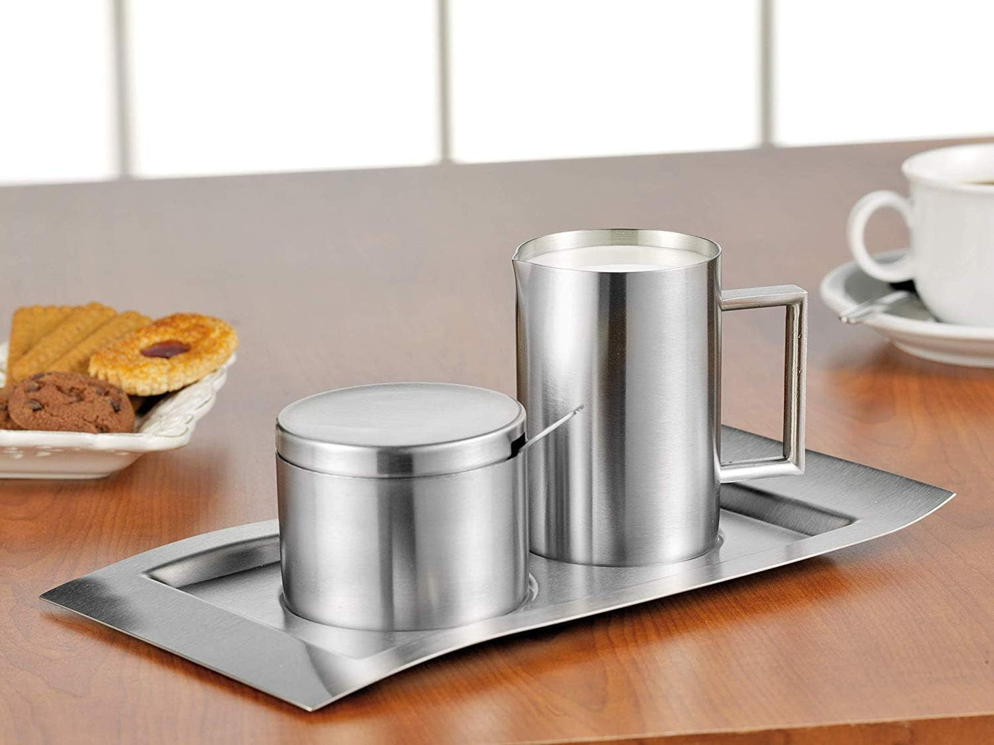 Juego de 4 recipientes para leche y azúcar, modelo Wave, 400-1655, fabricados en acero inoxidable 18/10 cepillado. El set consta de una bandeja de cada uno.