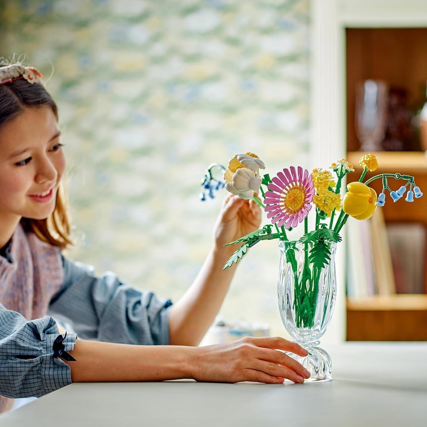 LEGO Botanicals Ramo de Verano Pequeño - Set de Construcción de Flores Artificiales - Incl. campanillas, ranúnculos y tulipanes - Idea de regalo para mujeres, madres y hombres - 10347 Juegos de construcción Besuche den LEGO-Store