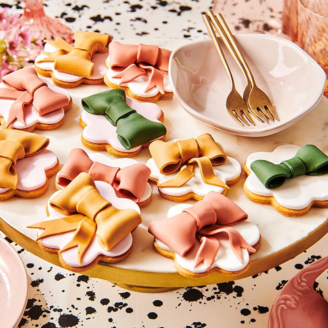 FunCakes Sparkling Gold Rolled Fondant: Fácil de usar, liso, flexible, suave y maleable, perfecto para decoración de tartas, halal, kosher y sin gluten. 250 g de pasta de azúcar Naty Shop