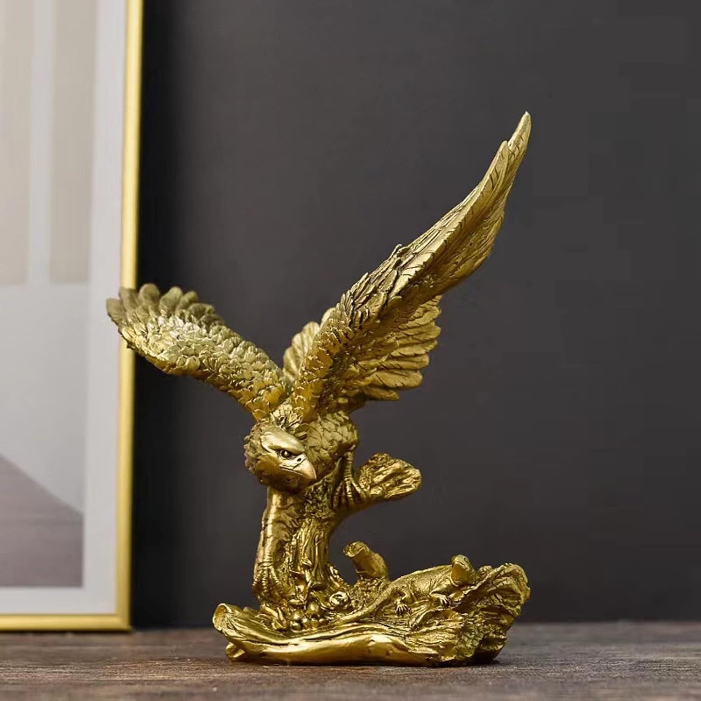 Estatua de adornos de resina de águila dorada, escultura de águila dorada, decoración moderna de estatuilla de oficina en el hogar, decoración de escritorio (dorado 1) Estatuillas y esculturas Naty Shop Gold 2
