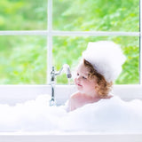 PAEDIPROTECT Champú y loción de lavado 2 en 1 para bebés y niños 200 ml, limpieza delicada y cabello sin perfume ni microplásticos, el gel de ducha hidrata la piel seca y sensible, también para adultos Niños - Baño y Cuidado de la piel Naty Shop