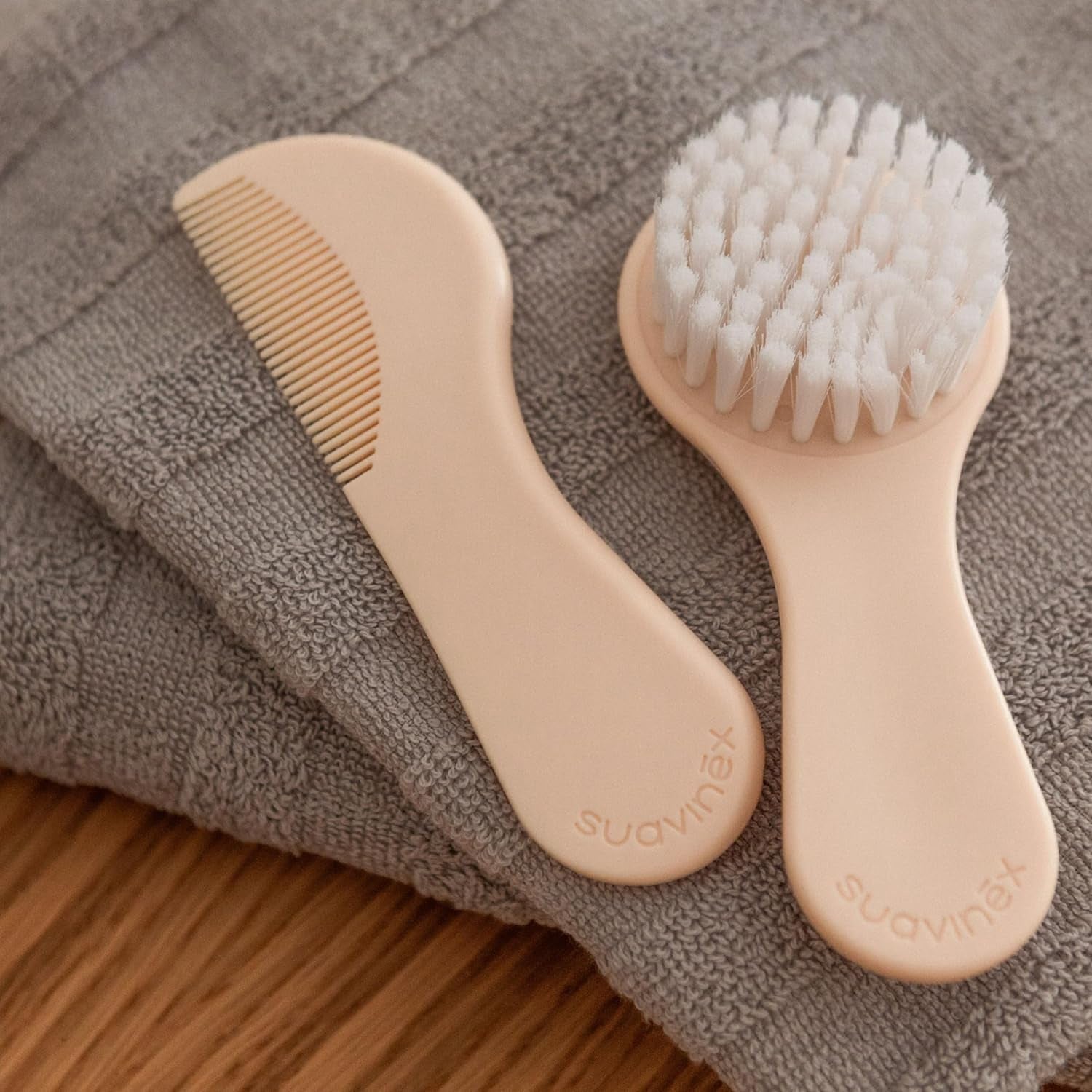 Suavinex 3162385 Peine con cepillo, blanco Infantil - Baño y Cuidado de la piel Naty Shop