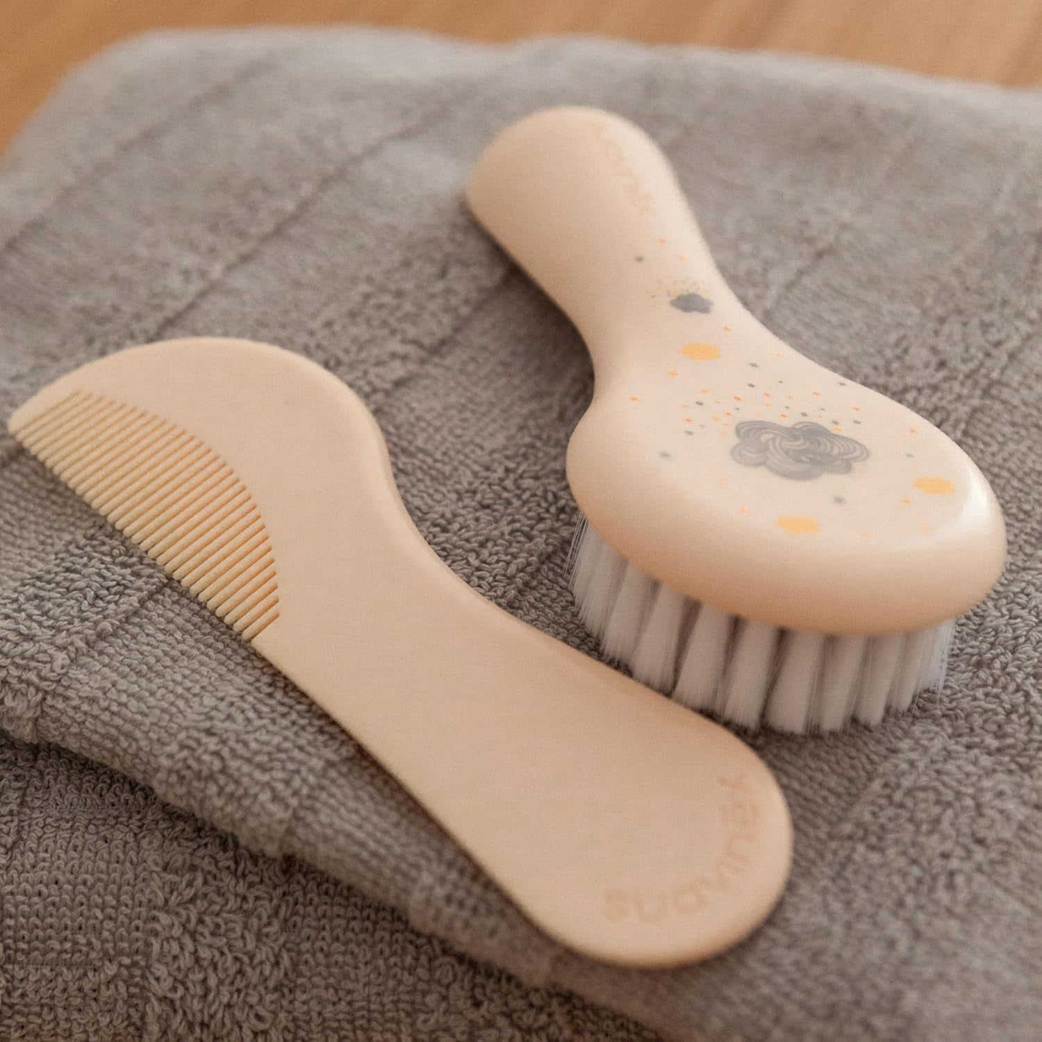 Suavinex 3162385 Peine con cepillo, blanco Infantil - Baño y Cuidado de la piel Naty Shop
