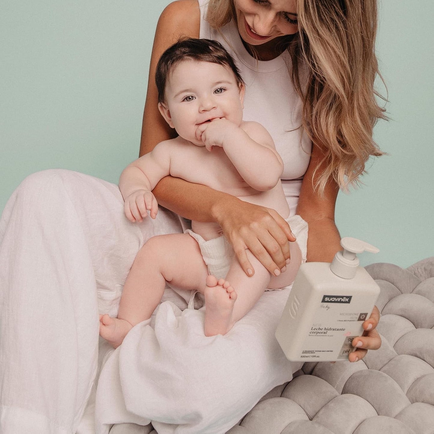 Suavinex, Syndet champú bebé para piel y cabello, sin jabón, 750ml + loción corporal hidratante, 750ml, apto para pieles sensibles y recién nacidos, con un 90%-93% de ingredientes naturales. Niños - Baño y Cuidado de la Piel Naty Shop