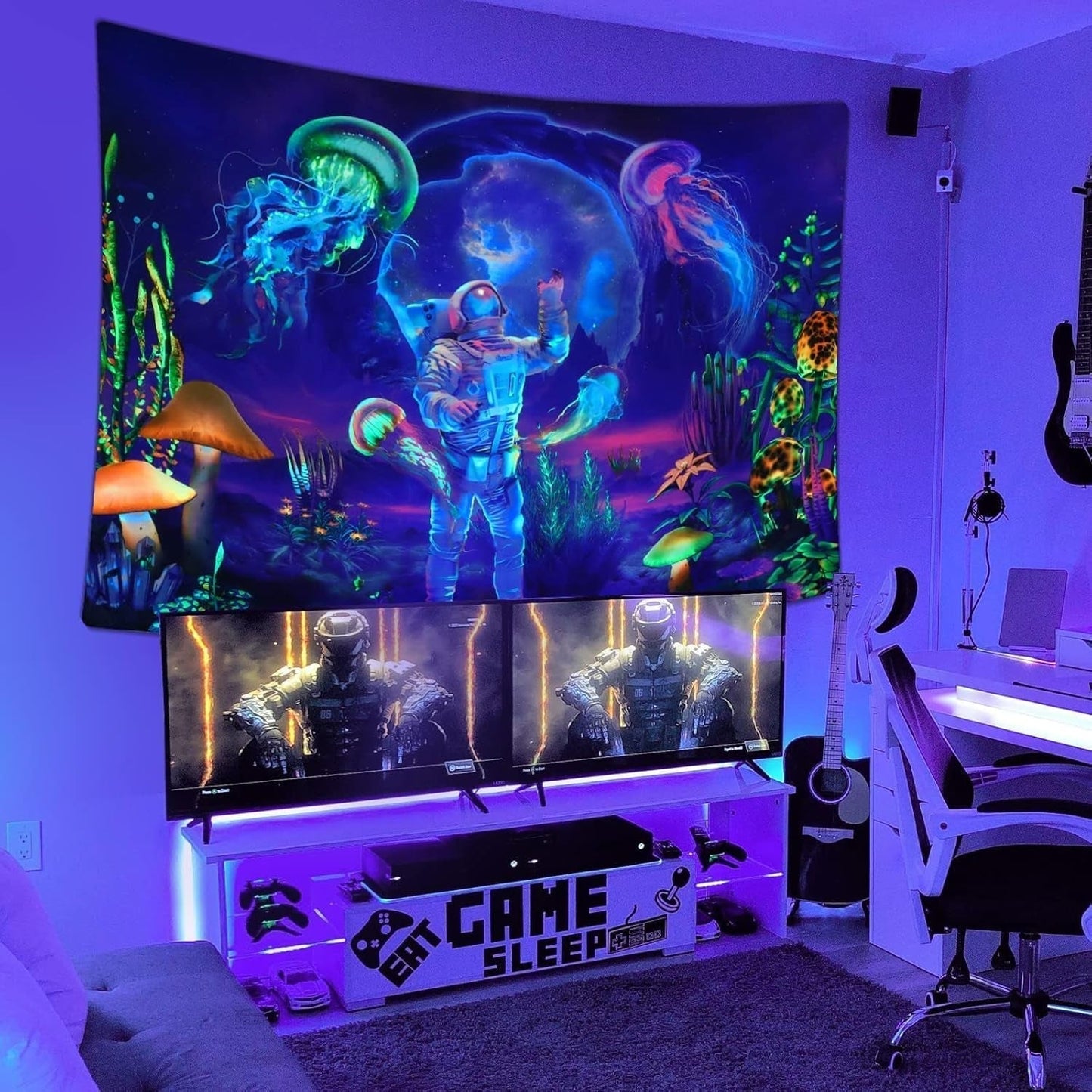 Tapiz betylfoy luz negra astronauta plantas reactivas medusas Hogar - Accesorios y Decoración Naty Shop