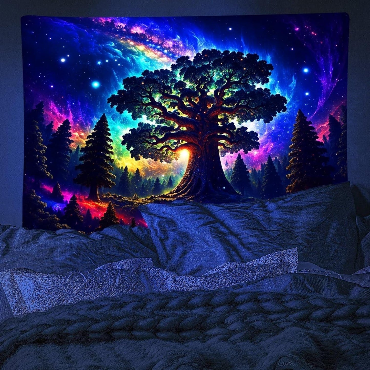 Tapiz luz negra bosque naturaleza psicodélica árbol estrellas galaxia Hogar - Accesorios y Decoración Naty Shop