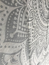 Tapiz indio mandala plateado blanco salón lienzo estético Hogar - Accesorios y Decoración Naty Shop