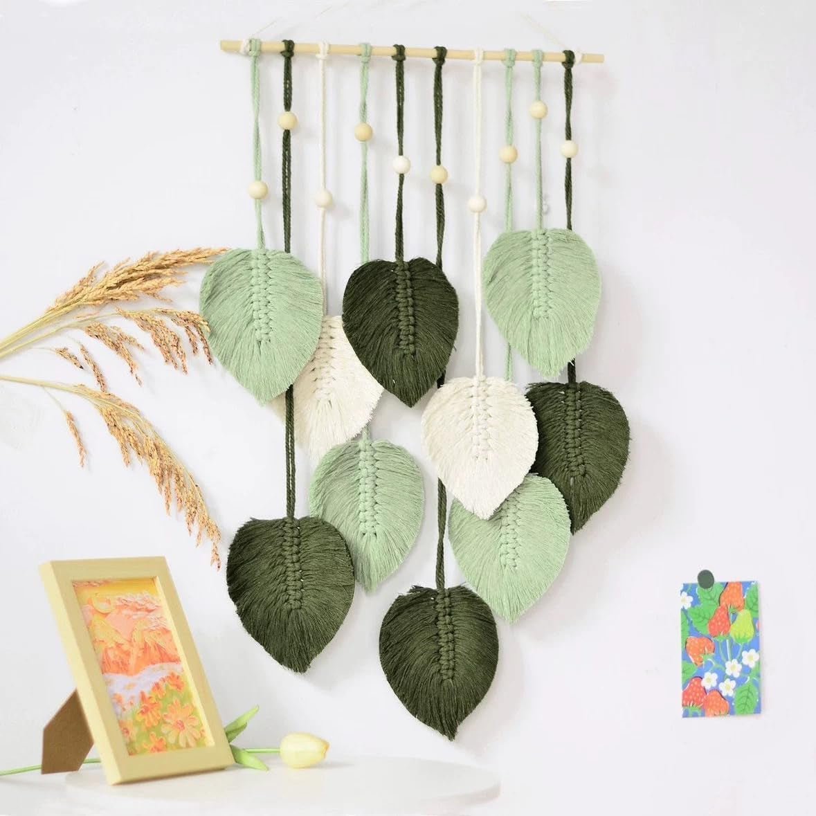 Tapiz verde natural decorando las paredes del dormitorio de la habitación Hogar - Complementos y Decoración Naty Shop